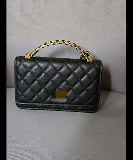 (Category: ) located in . Submitted by velourco (Listing ID 1380196994, Image 1). Description: .