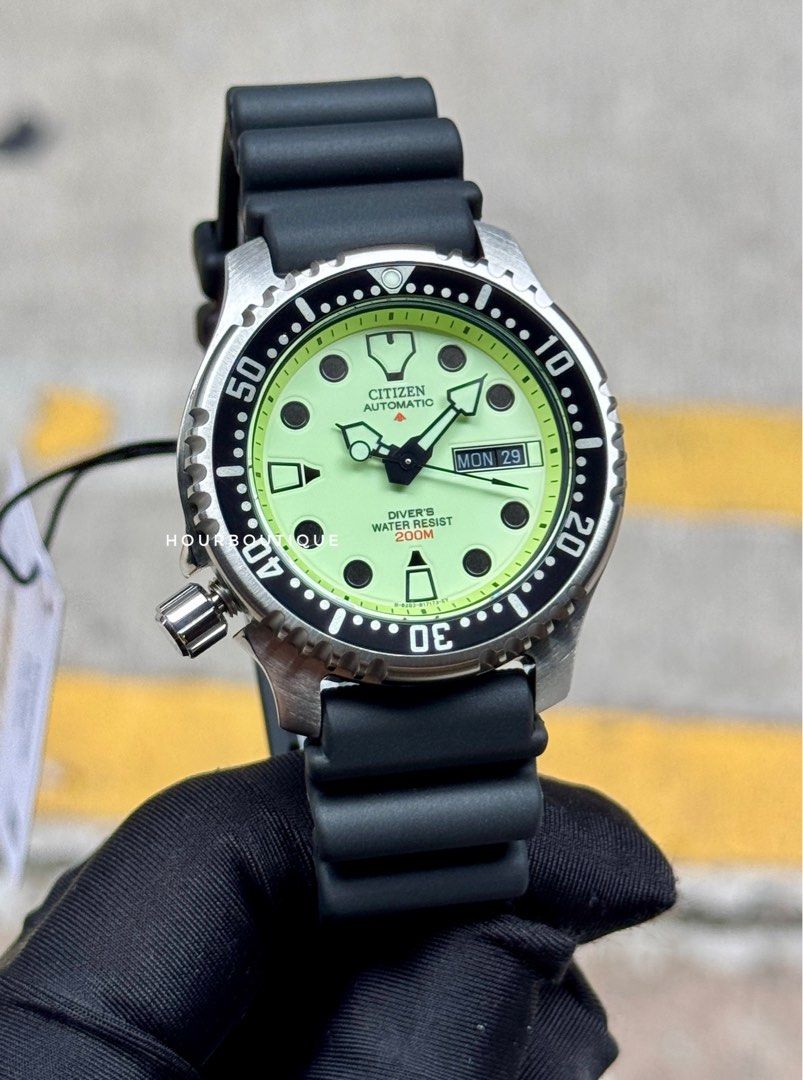 Brand New Citize ProMaster Lume Dial Automatic Divers Watch NY0040-09W (Category: Men's Watches) located in Singapore. Submitted by hour_boutique (Listing ID 1380120211, Image 1). Description: * We Have a Physical Watch Retail Shop * * All Products are Brand New in Box * * All Products come with 3 Year International Warranty * Brand New with Tags and Complete Set Diameter 42mm Rrp $742 Now $338 features - MINERAL CRYSTAL - MIYOTA AUTOMATIC MOVEME