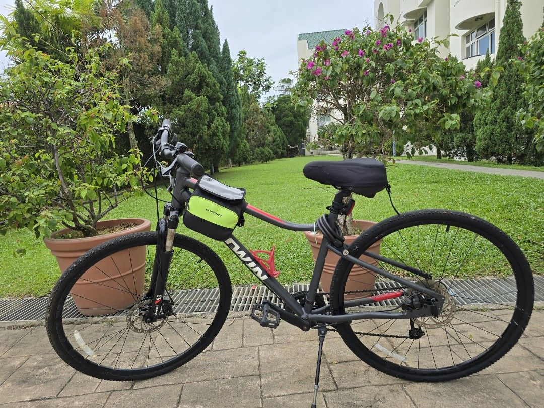 Decathlon BTWIN Riverside 500 Hybrid Bike ! Fully Loaded with Accessories! Excellent Condition !!! (Category: Bicycles) located in Singapore. Submitted by farhanshk (Listing ID 1380183029, Image 1). Description: - BTWIN Riverside 500 Hybrid bicycle (S) - Excellent condition and Ready to use - Perfect for commuting and leisure - Fully loaded with all below accessories (worth $70+ included) *500 Memory foam saddle cover *Includes the central bike s