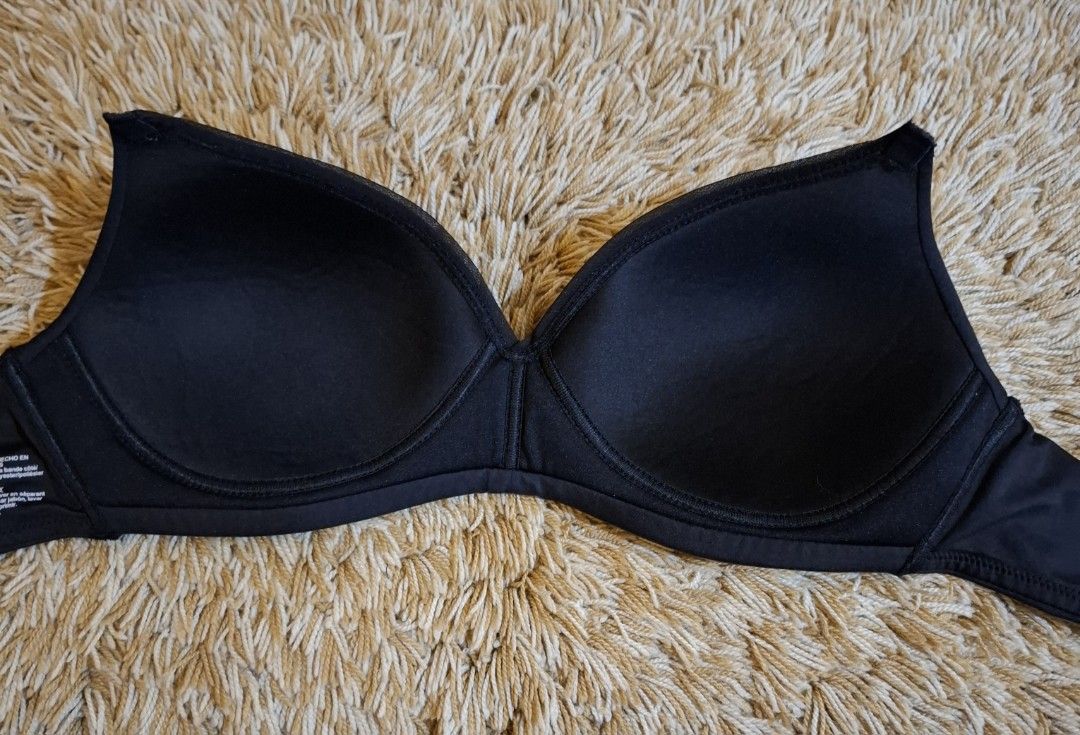 Calvin Klein Bra Small (Category: Undergarments & Loungewear) located in Rizal. Submitted by kline13 (Listing ID 1380177823, Image 3). Description: .
