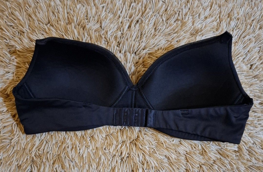 Calvin Klein Bra Small (Category: Undergarments & Loungewear) located in Rizal. Submitted by kline13 (Listing ID 1380177823, Image 2). Description: .