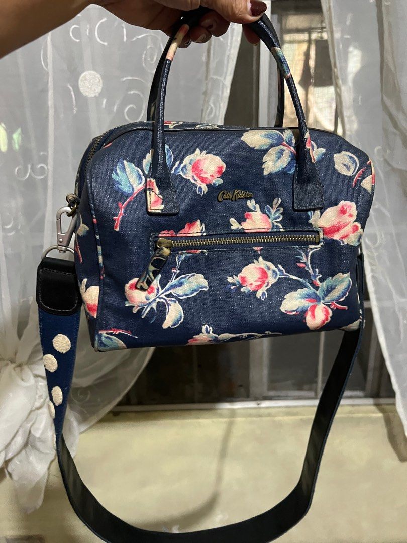 Cath Kidston (Category: Luxury Bags & Wallets) located in Antipolo. Submitted by murapod2 (Listing ID 1380106545, Image 1). Description: Cath Kidston floral al most new.