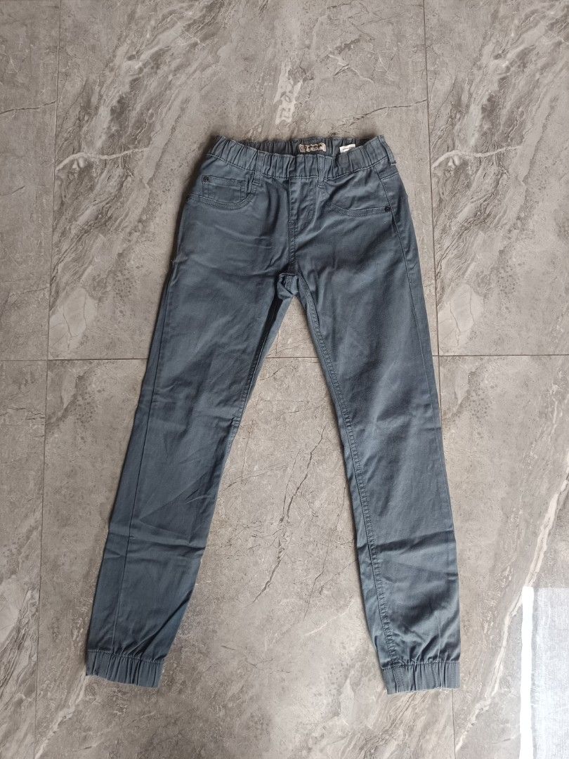 Celana panjang nevada (Kategori: 8 hingga 12 tahun) berada di Surabaya. Dikirim oleh bismillah_thrifting (ID iklan 1380189653, Gambar 1). Deskripsi: .