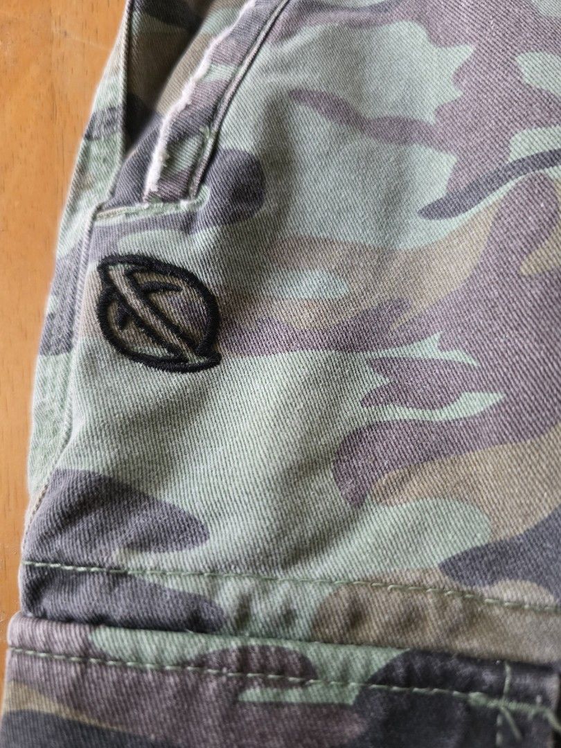 Classic Lost camo cargo skateboard shorts (Category: Shorts) located in Antipolo. Submitted by saslbs (Listing ID 1380118080, Image 2). Description: 💚Classic Lost Skateboard Camo Cargo shorts, thick cloth in good condition. 2.5k Payment thru g-cash. Delivery thru Lbc or lalamove care of buyer..