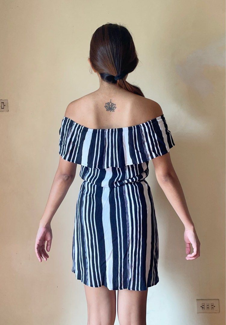 Cotton On Off-shoulder Dress (Category: Dresses) located in Caloocan City. Submitted by _declutterbym (Listing ID 1380178635, Image 2). Description: .