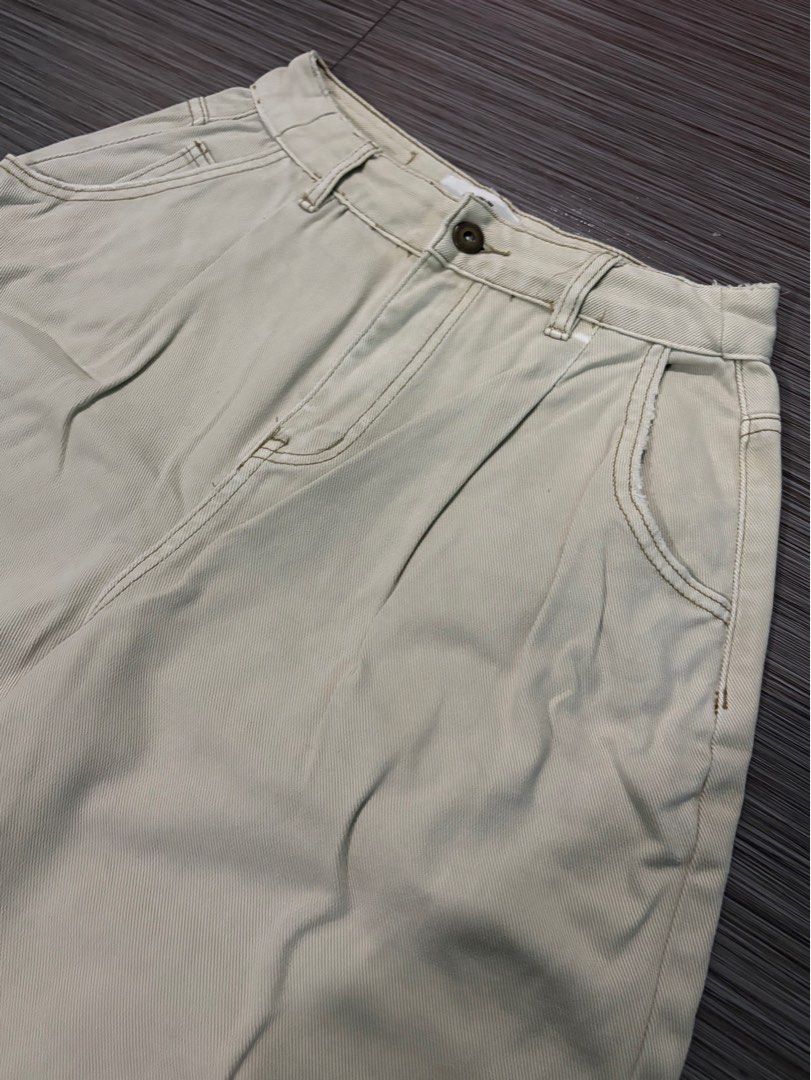 Cotton On Slouch Jeans in Khaki (Category: Jeans) located in Bacoor. Submitted by zykmes (Listing ID 1380234528, Image 1). Description: ☁️ Cotton On Slouch Jeans ☁️ Originally size 6 (??), altered to fit size 4 jeans (26-27 waist) ☁️ Worn twice only .