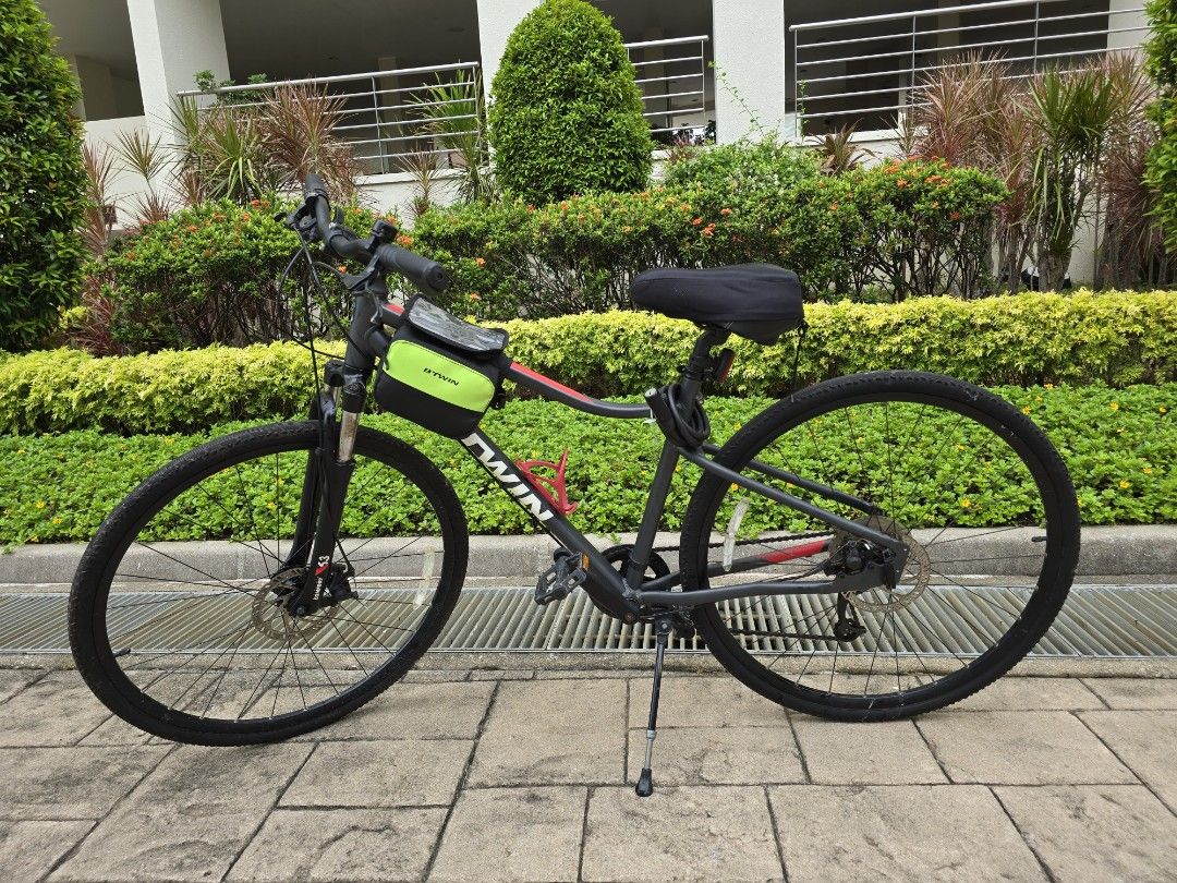 Decathlon BTWIN Riverside 500 Hybrid Bike ! Fully Loaded with Accessories! Excellent Condition !!! (Category: Bicycles) located in Singapore. Submitted by farhanshk (Listing ID 1380183029, Image 2). Description: - BTWIN Riverside 500 Hybrid bicycle (S) - Excellent condition and Ready to use - Perfect for commuting and leisure - Fully loaded with all below accessories (worth $70+ included) *500 Memory foam saddle cover *Includes the central bike s