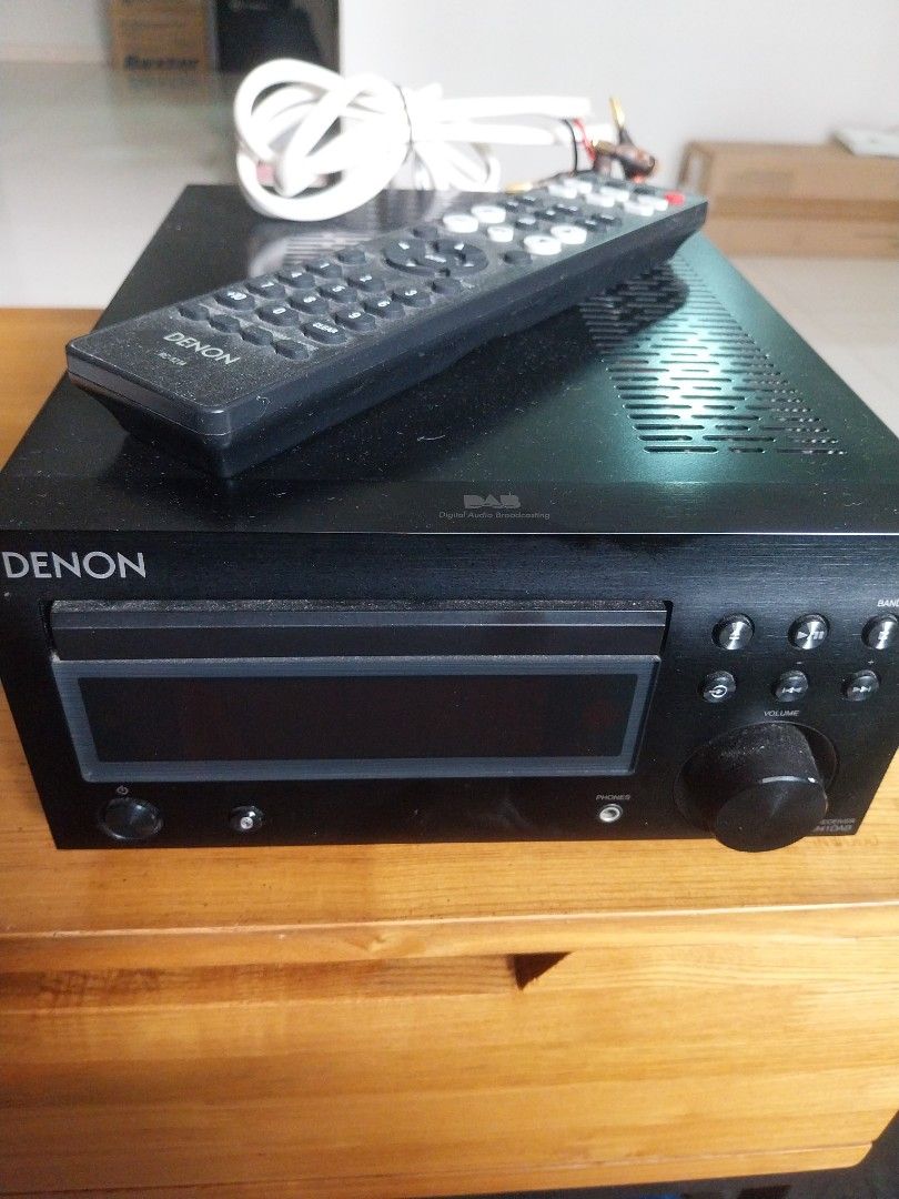 Denon RCD M41 Player with speakers63220755463939111