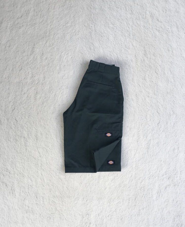 Dickies double knee short pants green hunter, Fesyen Pria, Pakaian - Main Image
