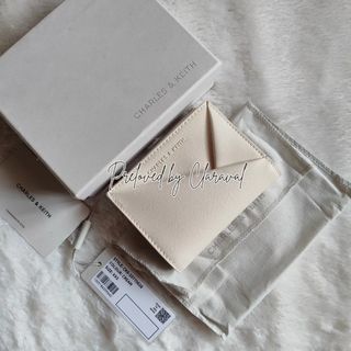 (Kategori: ) berada di . Dikirim oleh claravalcollection (ID iklan 1380248445, Gambar 1). Deskripsi: .