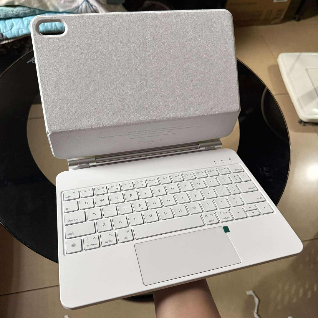 iPad 11th Gen A16 Magic Keyboard Case Magnetic Goojodoq Bluetooth 3rd Version (Category: Laptops & Notebooks) located in Manila. Submitted by camilleirlzd29 (Listing ID 1380291728, Image 1). Description: iPad 11th Gen A16 Magic Keyboard Case Magnetic Goojodoq Bluetooth 3rd Version 🆕₱4,100 - Built-in Trackpad - Magnetic Holder: With a free-floating design - Front and Back Protection - Backlit Keys: on/off (7 colors) - USB-C Rechargeable Keyboard 