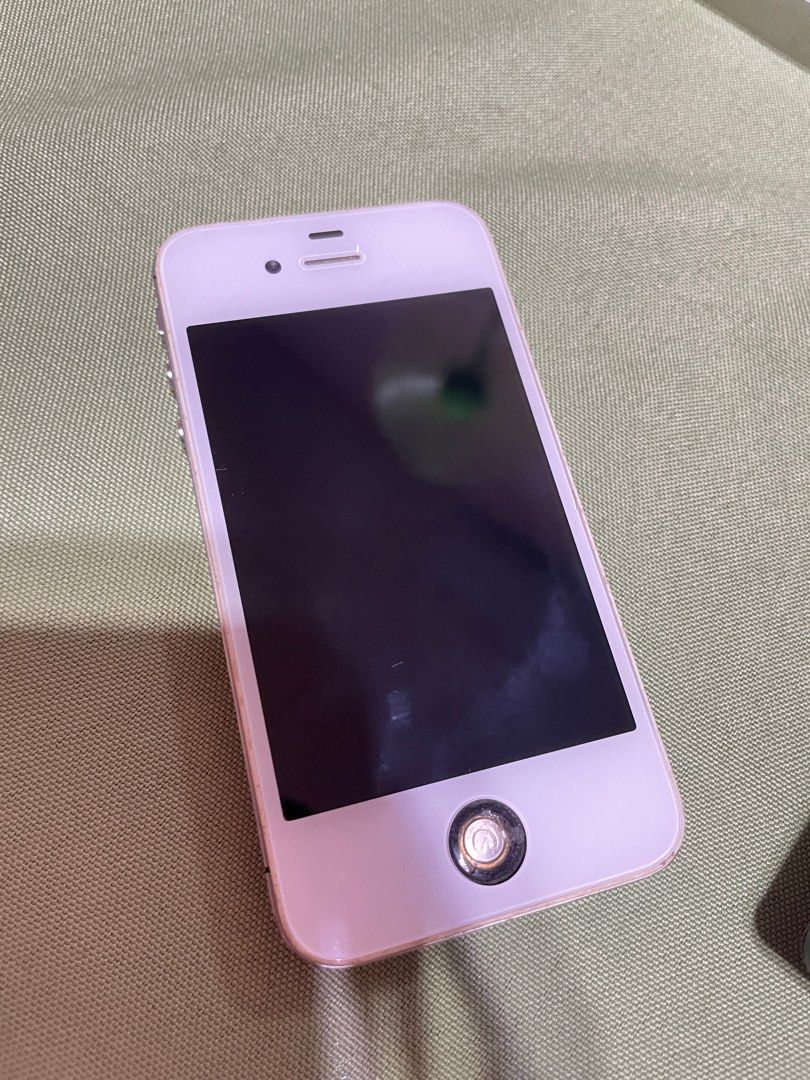Iphone 4s (Category: Others) located in Pasay City. Submitted by tita.finds (Listing ID 1380206010, Image 1). Description: Iphone 4s lost button needs charger when using great to take old vibe pics.