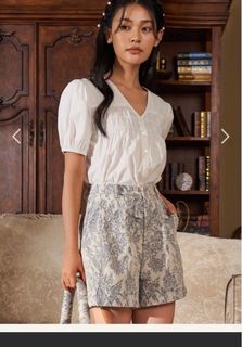 (Category: ) located in . Submitted by wardrobe.pixies (Listing ID 1380194762, Image 1). Description: .