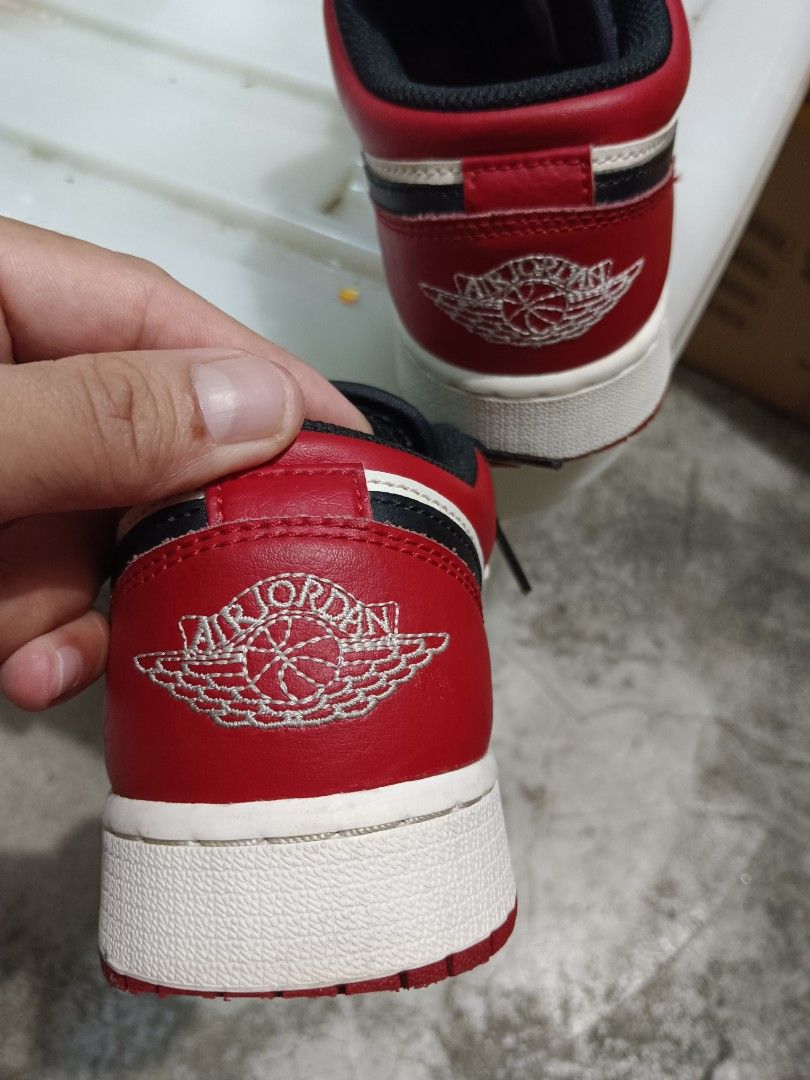 Jordan 1 bred toe (Category: Sneakers) located in Manila. Submitted by clickshop23 (Listing ID 1380129898, Image 2). Description: Jordan 1 Low Bred Toe ( Hard to Find now a days) Legit 💯 Youth Size 5y Cm 23.5 U.k 4.5 Euro 37.5 Good as new Rfs: di kasya sa anak ko 2,500+sf.