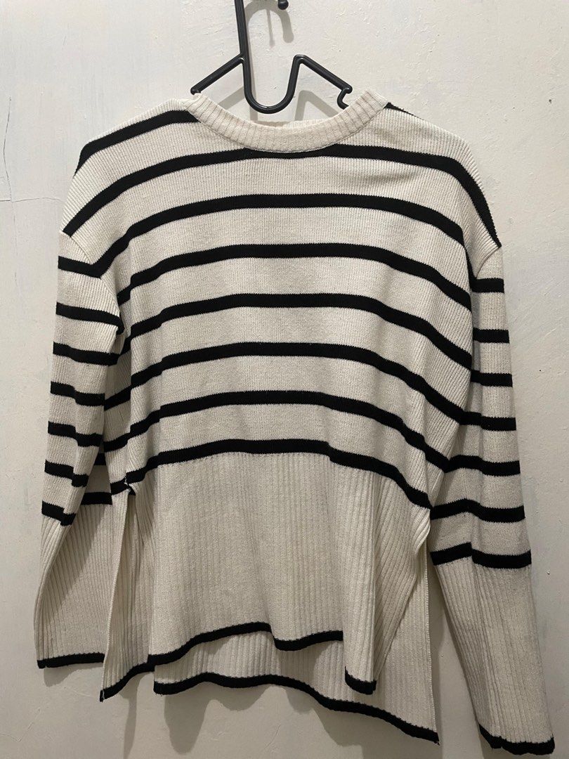 knit sweater salur (Kategori: Atasan) berada di Pekalongan. Dikirim oleh ftrnz (ID iklan 1380207772, Gambar 1). Deskripsi: .