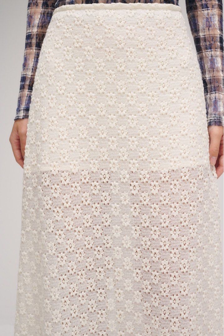 LIBÉ Lace Midi Skirt (Category: Skirts) located in Taguig. Submitted by __jsww (Listing ID 1380279088, Image 2). Description: Used once Medium Bought in VN.