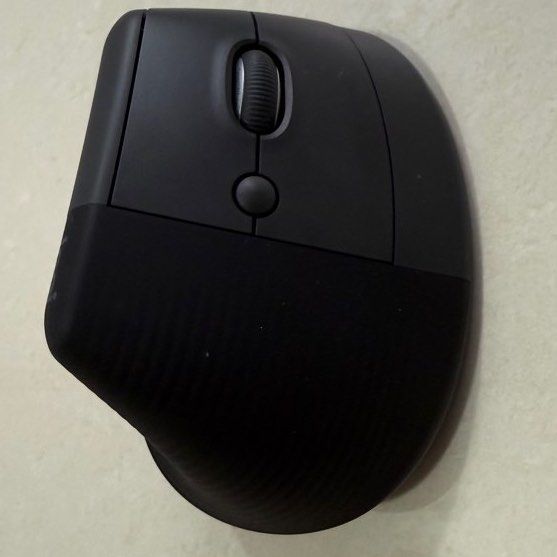 Logitech MX Vertical Ergonomic Mouse63204766457987111