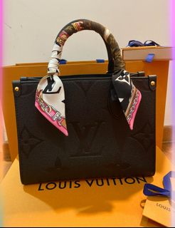 (Category: ) located in . Submitted by brandedcloset__ (Listing ID 1380217356, Image 1). Description: .