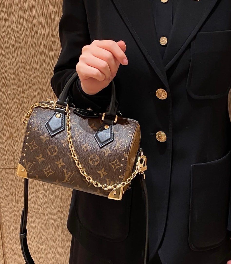 Lv Speedy Trunk Mono 20cm (micro) (Category: Luxury Bags & Wallets) located in Quezon City. Submitted by rarebagsfrmjapan (Listing ID 1380245347, Image 1). Description: PERFECT GIFT OR GIVEAWAYS REWARD UR SELF OR LOVE ONES AT LEAST ONCE A YEAR !!! 𝐃𝐈𝐒𝐂𝐋𝐀𝐈𝐌𝐄𝐑: we are 𝐧𝐨𝐭 𝐚𝐬𝐬𝐨𝐜𝐢𝐚𝐭𝐞𝐝 𝐰𝐢𝐭𝐡 𝐭𝐡𝐞 𝐛𝐫𝐚𝐧𝐝𝐬 𝐭𝐡𝐚𝐭 𝐚𝐫𝐞 𝐥𝐢𝐧𝐤𝐞𝐝 𝐚𝐧𝐝 𝐬𝐭𝐚𝐭𝐞𝐝 𝐢𝐧 𝐭𝐡𝐢𝐬 𝐩𝐨𝐬𝐭. 𝐀𝐥𝐥 𝐫𝐢𝐠𝐡𝐭𝐬 𝐚𝐫𝐞 𝐫𝐞𝐬𝐞𝐫𝐯𝐞𝐝