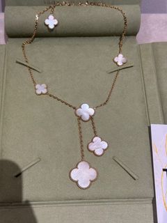 (Category: ) located in . Submitted by luxetreasuretrove (Listing ID 1378766997, Image 1). Description: .