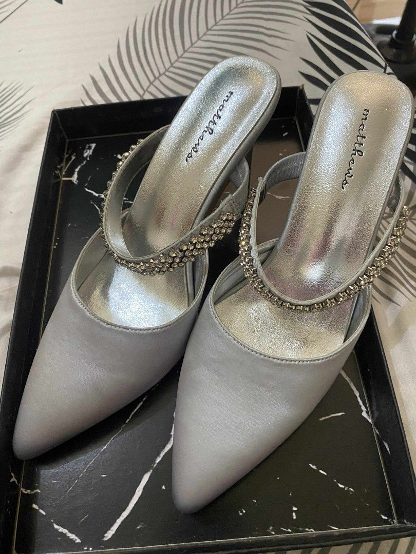 Matthew Bridal Heels (Category: Heels) located in Camalig. Submitted by houseofdeclutter (Listing ID 1380186319, Image 2). Description: 24cm. 10/10 condition. Used only during the ceremony. remove the sole plastic protection so it's good as new..