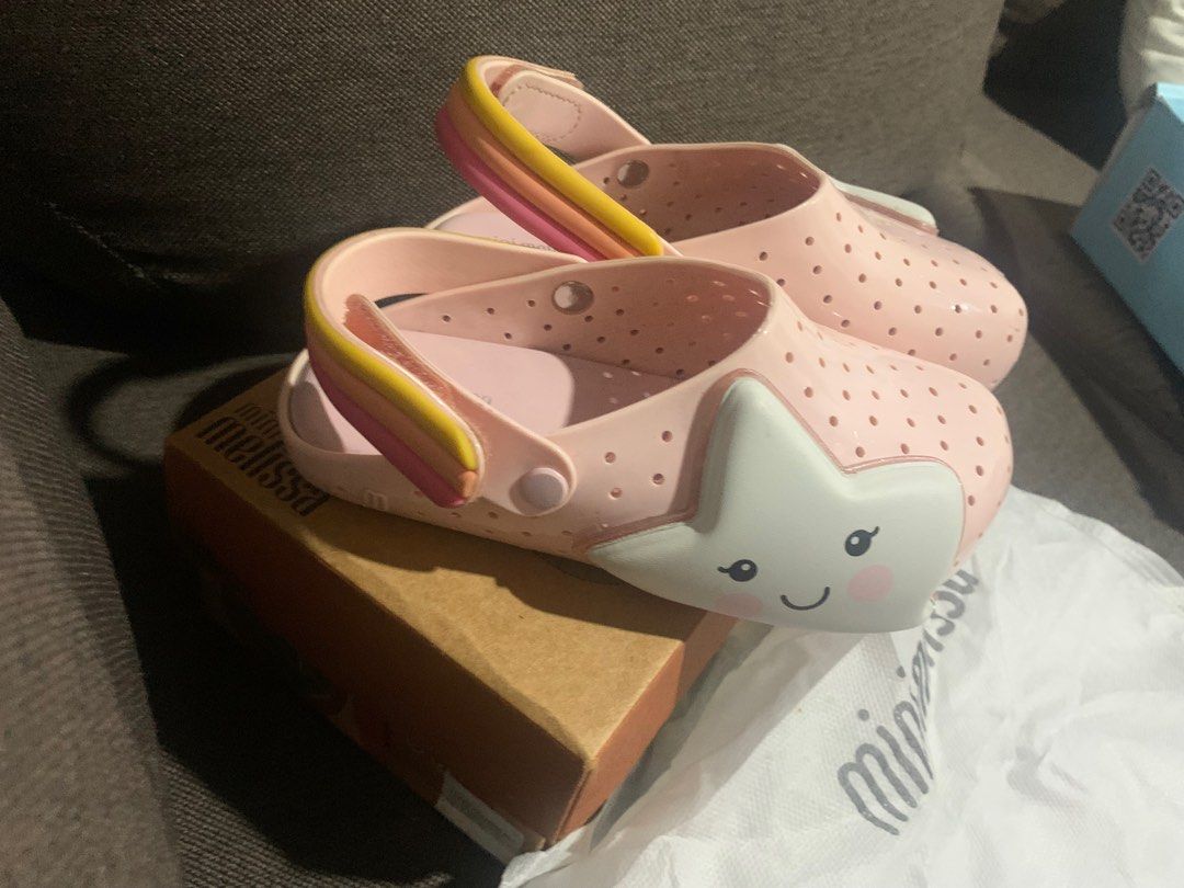mini melissa (Category: Babies & Kids Fashion) located in Batangas. Submitted by devolerpyu19 (Listing ID 1380102784, Image 3). Description: Not fitted po sa anak ko.