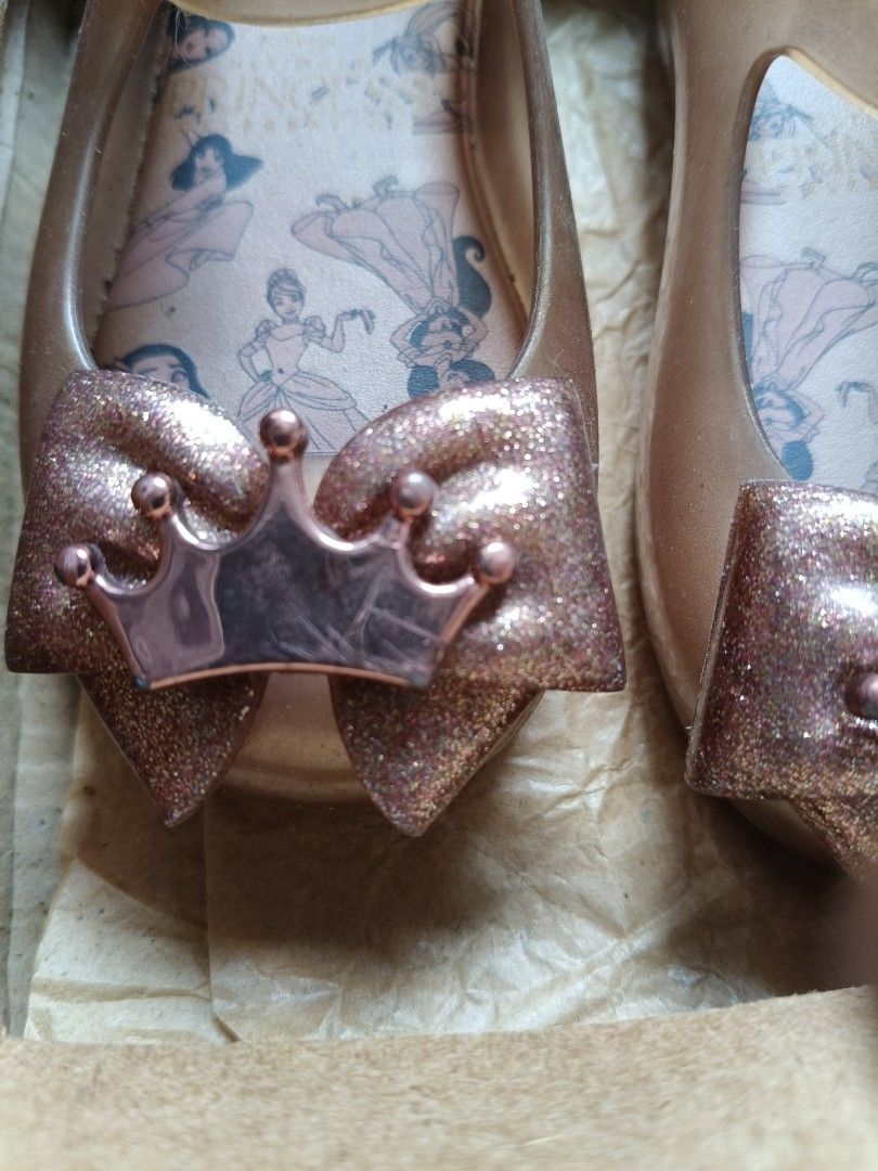 Mini Melissa (Kategori: Orang Tua, Bayi & Anak - Lainnya) berada di Tangerang. Dikirim oleh vianaphing (ID iklan 1380144472, Gambar 2). Deskripsi: minus gambar garis merah ya ujungnya tapi kalau yg lain mulus dan wangi ORI bukan kW atau grade gradetan!!!.