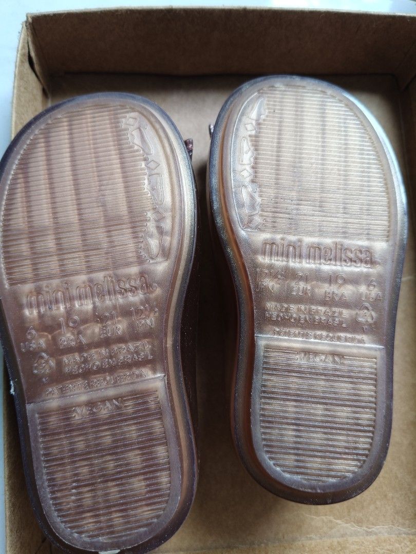 Mini Melissa (Kategori: Orang Tua, Bayi & Anak - Lainnya) berada di Tangerang. Dikirim oleh vianaphing (ID iklan 1380144472, Gambar 3). Deskripsi: minus gambar garis merah ya ujungnya tapi kalau yg lain mulus dan wangi ORI bukan kW atau grade gradetan!!!.