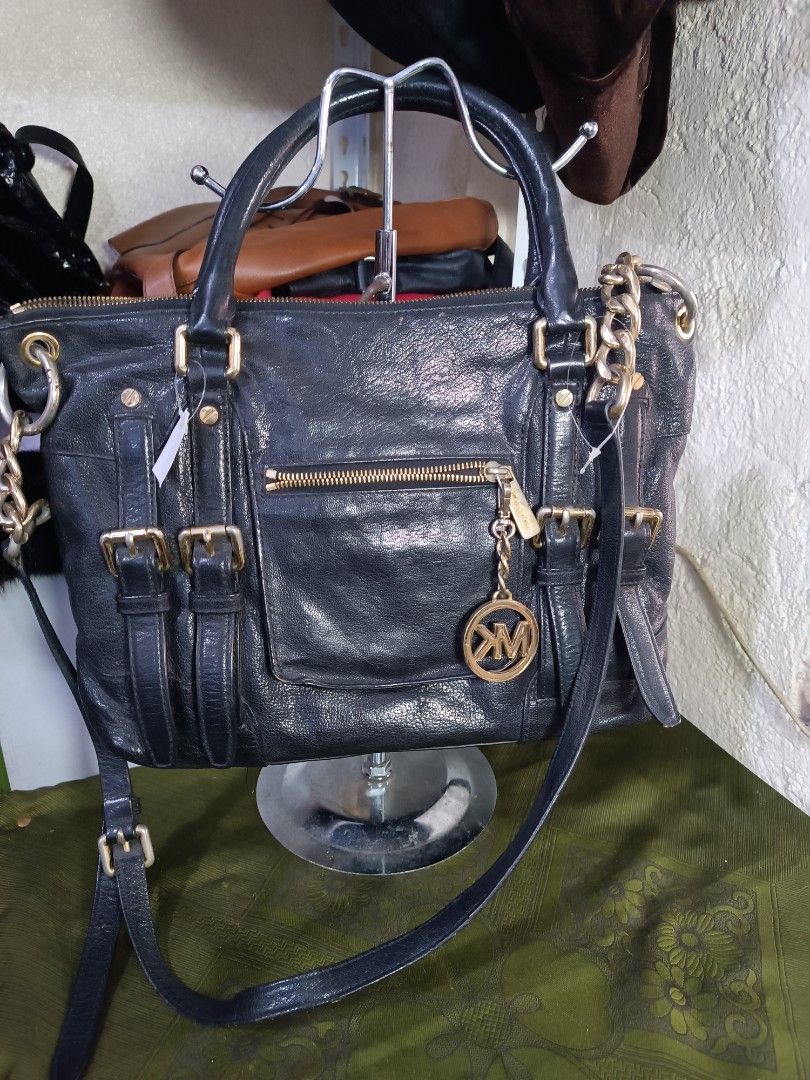 MK CGRAW (Category: Luxury Bags & Wallets) located in Quezon City. Submitted by piscean_girl (Listing ID 1380136719, Image 1). Description: preloved MK with dustbag from US.