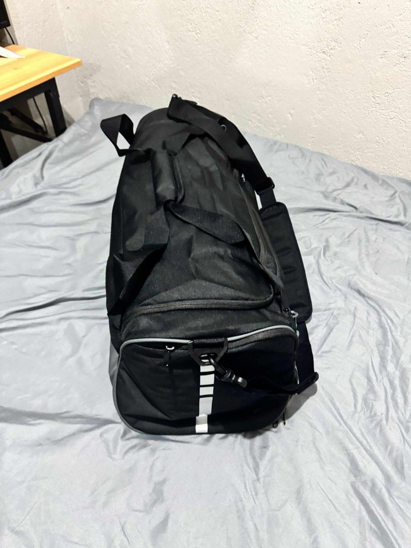 Nike Elite Duffle Bag (Category: Backpacks) located in Makati City. Submitted by antoniologyt (Listing ID 1380239710, Image 2). Description: .