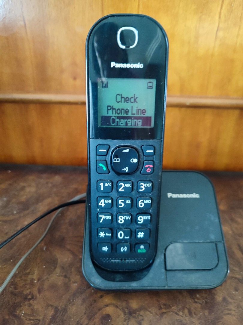 Panasonic Digital Cordless Phone Model: KX-TG410CXB (Black) (Category: Other Gadgets) located in Singapore. Submitted by singing_angel (Listing ID 1380128343, Image 2). Description: - Hands-free talking - 50-name phonebook - 10 redial numbers - Polyphonic ringtones - Advanced alarm clock - Handset locator button - Up to 18 hours talk time - Up to 300m range outdoors.