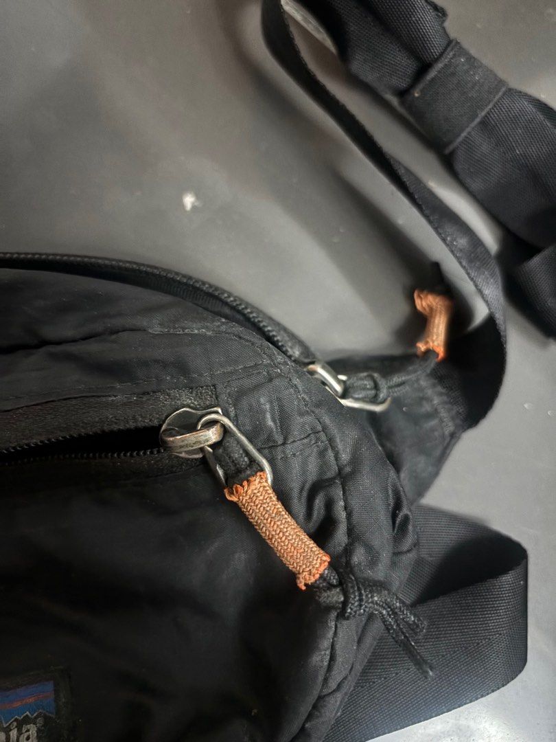 PATAGONIA 1L Blackhole hip pack (Category: Belt bags, Clutches and Pouches) located in Valenzuela. Submitted by maquiphl (Listing ID 1380256872, Image 3). Description: Patagonia 1L Ultralight hip pack. - used as an EDC bag, but needed a bigger one. - added zipper pulls - needs a little washing - all zippers, clips are 100% Brand new SRP : 1k - 1.2k.