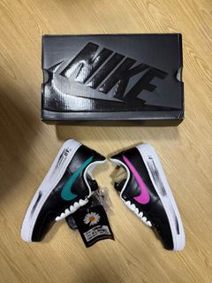 （分類：）位於 。 由 GodOfSneakers 提交（商品編號 1380180383，圖片 1）。簡介： 。