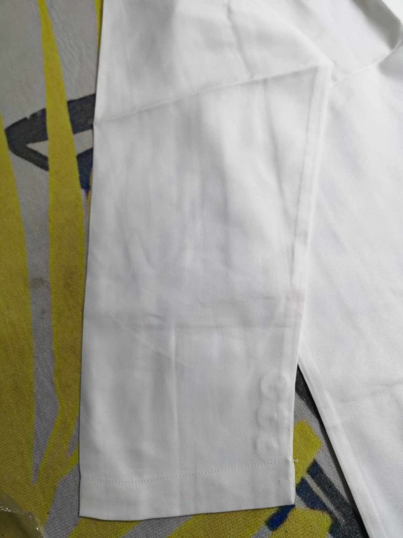 Plain White Lab Coat (Category: Medical Supplies & Tools) located in Santa Cruz. Submitted by jmy_surplus.2 (Listing ID 1380161769, Image 3). Description: Size ; 40 Color ; White Type ; Lab Coat Brand ; No Brand Material ; Cotton Style ; White Lab Coat MY 25 JMY 5 Batch #130.