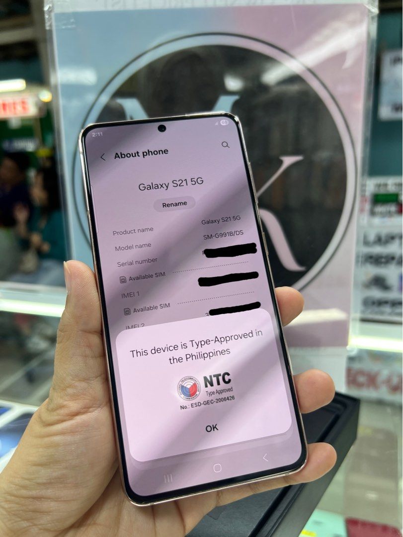 Preloved Samsung S21 5G (Category: Samsung) located in Pasig City. Submitted by abrodin19823279 (Listing ID 1380163454, Image 3). Description: NTC approved 256GB/ 8GB Ram ✅ No scratches ✅ No Dent 💯% smoothness ✅ No Amoled Burn ✅ No LCD issue ✅ No history of repair Openline dual Sim Comes With same serial Box faster Charging Adapter and Cable. More Freebies screen Protector and Clear Case.😊 .