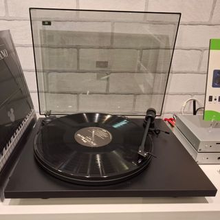 (Category: ) located in . Submitted by wowfactorrecords (Listing ID 1380180735, Image 1). Description: .