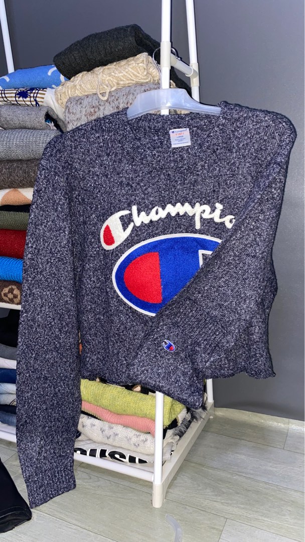 Rajut Champion, Fesyen Wanita, Pakaian Wanita, Atasan di Carousell