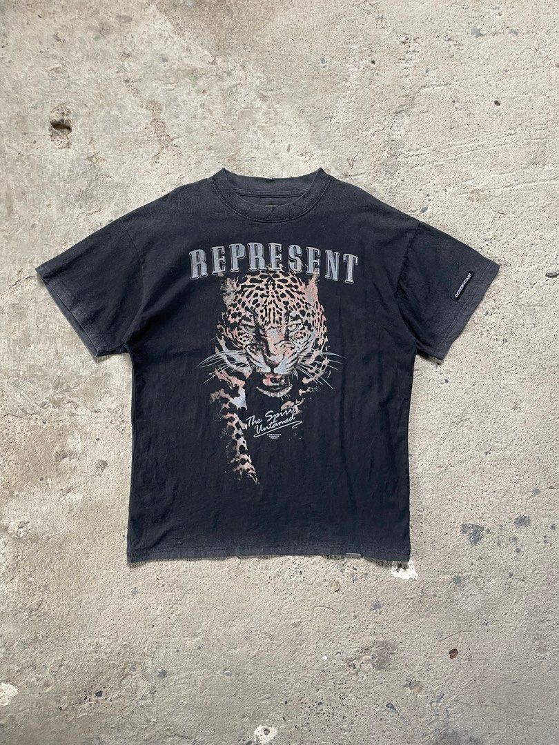 Represent "The Spirit Untamed" Graphic Tee (Category: Tshirts & Polo Shirts ) located in Santiago. Submitted by ace.stuff (Listing ID 1380228932, Image 1). Description: No issues Like new Vintage washed Small on tag fits large 22x28.5.