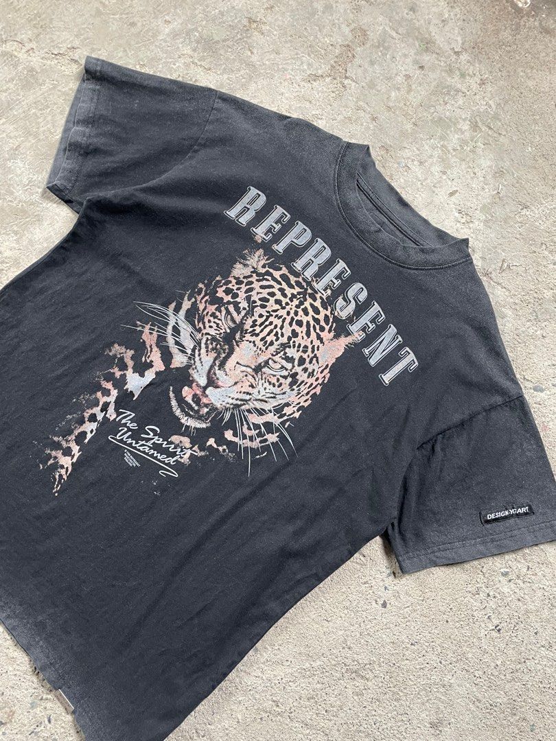Represent "The Spirit Untamed" Graphic Tee (Category: Tshirts & Polo Shirts ) located in Santiago. Submitted by ace.stuff (Listing ID 1380228932, Image 2). Description: No issues Like new Vintage washed Small on tag fits large 22x28.5.