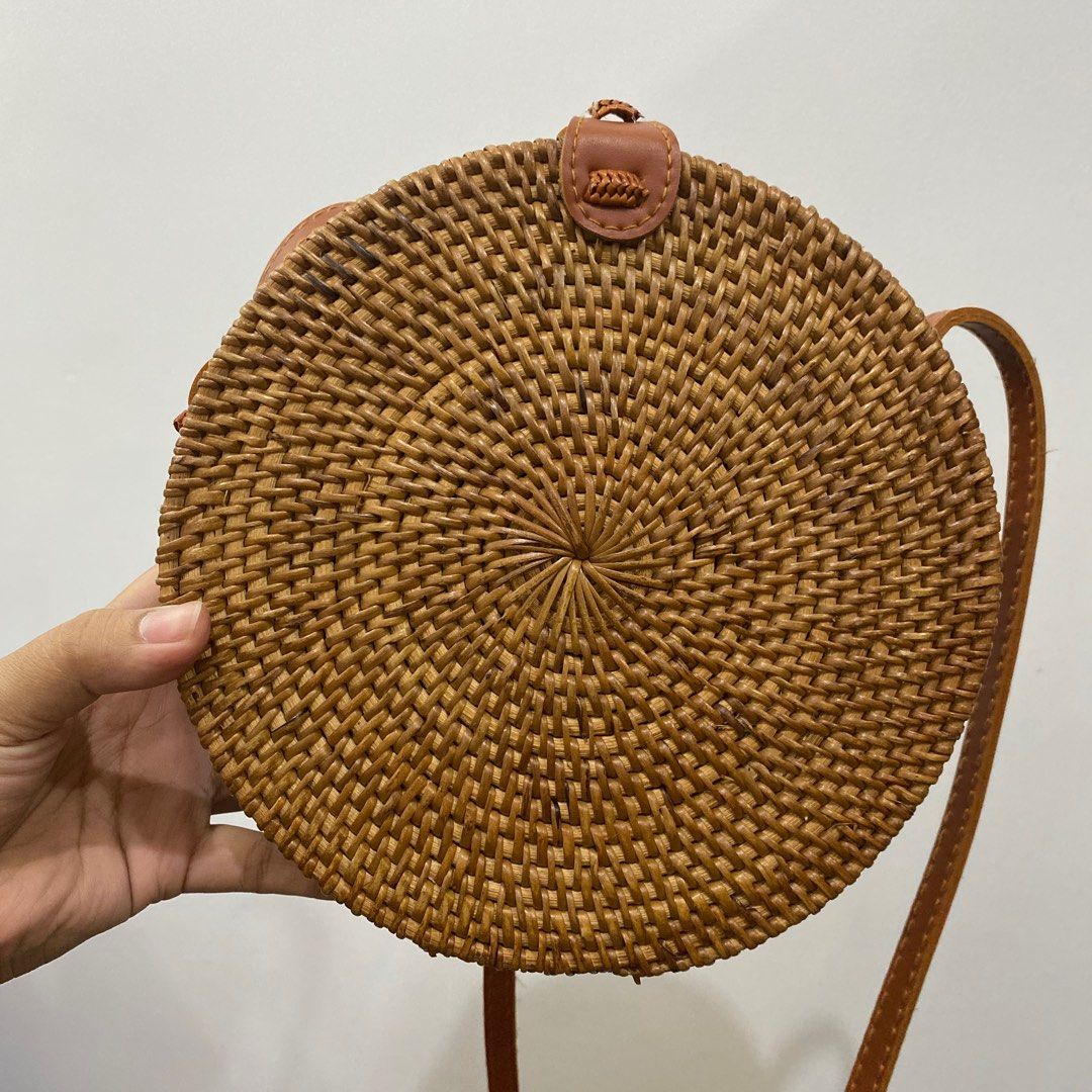 Round Rattan Beach Bag Local Made (Category: Beach Bags) located in Valenzuela. Submitted by declutterwithmrll (Listing ID 1380288058, Image 3). Description: FIXED Price: 450 RFS: Decluttering, not in use Bought this from Bicol in 2024 Location: Valenzuela.
