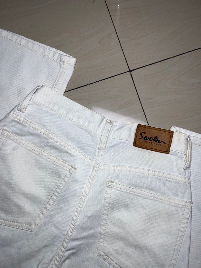 SEVENTEEN USA DENIM JEANS (Category: Jeans) located in Manila. Submitted by blickymanila (Listing ID 1380176630, Image 3). Description: SIZE WIDTH AND LENGTH 24 x 40.