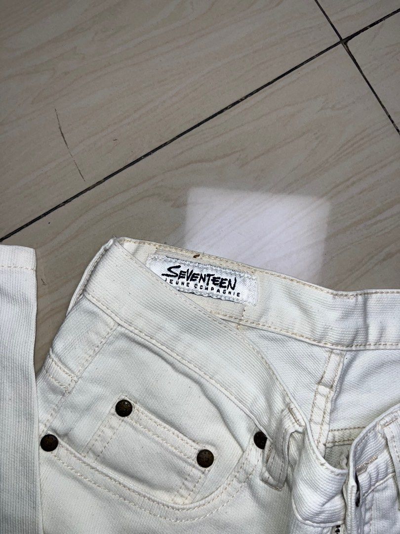 SEVENTEEN USA DENIM JEANS (Category: Jeans) located in Manila. Submitted by blickymanila (Listing ID 1380176630, Image 2). Description: SIZE WIDTH AND LENGTH 24 x 40.