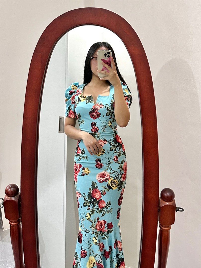 SHEIN Floral Fitted Dress (Stretchable) (Category: Dresses) located in Subic. Submitted by nglsm (Listing ID 1380169215, Image 1). Description: .