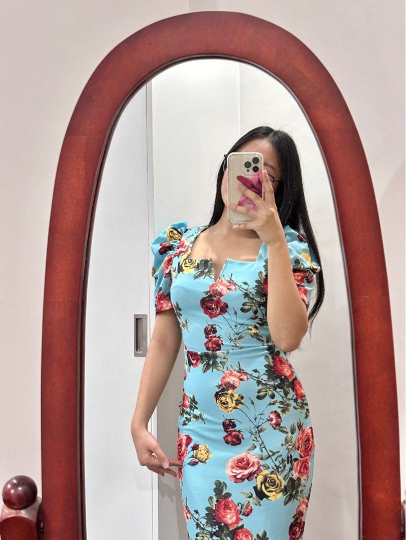 SHEIN Floral Fitted Dress (Stretchable) (Category: Dresses) located in Subic. Submitted by nglsm (Listing ID 1380169215, Image 2). Description: .