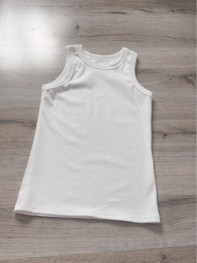 Singlets Too (Category: Blouses) located in Taiping. Submitted by pumpumpum (Listing ID 1380275496, Image 2). Description: .
