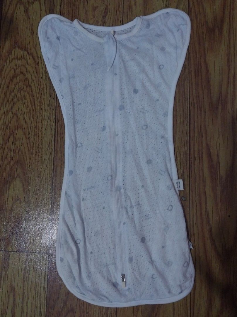 Sleepsack (Bedong instan) (Kategori: Baju Bayi) berada di Bogor. Dikirim oleh prelovkuu1205 (ID iklan 1380292008, Gambar 2). Deskripsi: masih like new no minus.