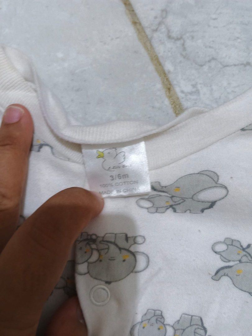 sleepsuit (Kategori: Baju Bayi) berada di Yogyakarta. Dikirim oleh prelovedbyciv (ID iklan 1380225984, Gambar 2). Deskripsi: bisa satuan or takeall up 3-6m yaa.