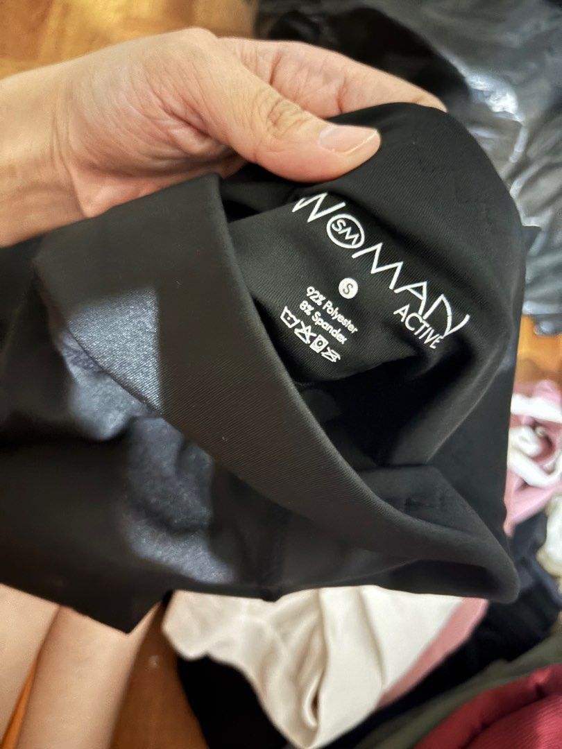 SM Woman Leggins (Category: Other Bottoms) located in Imus. Submitted by aldelinern (Listing ID 1380291539, Image 2). Description: Used twice only Doesn’t fit me Fits size 24 waistline With pocket .