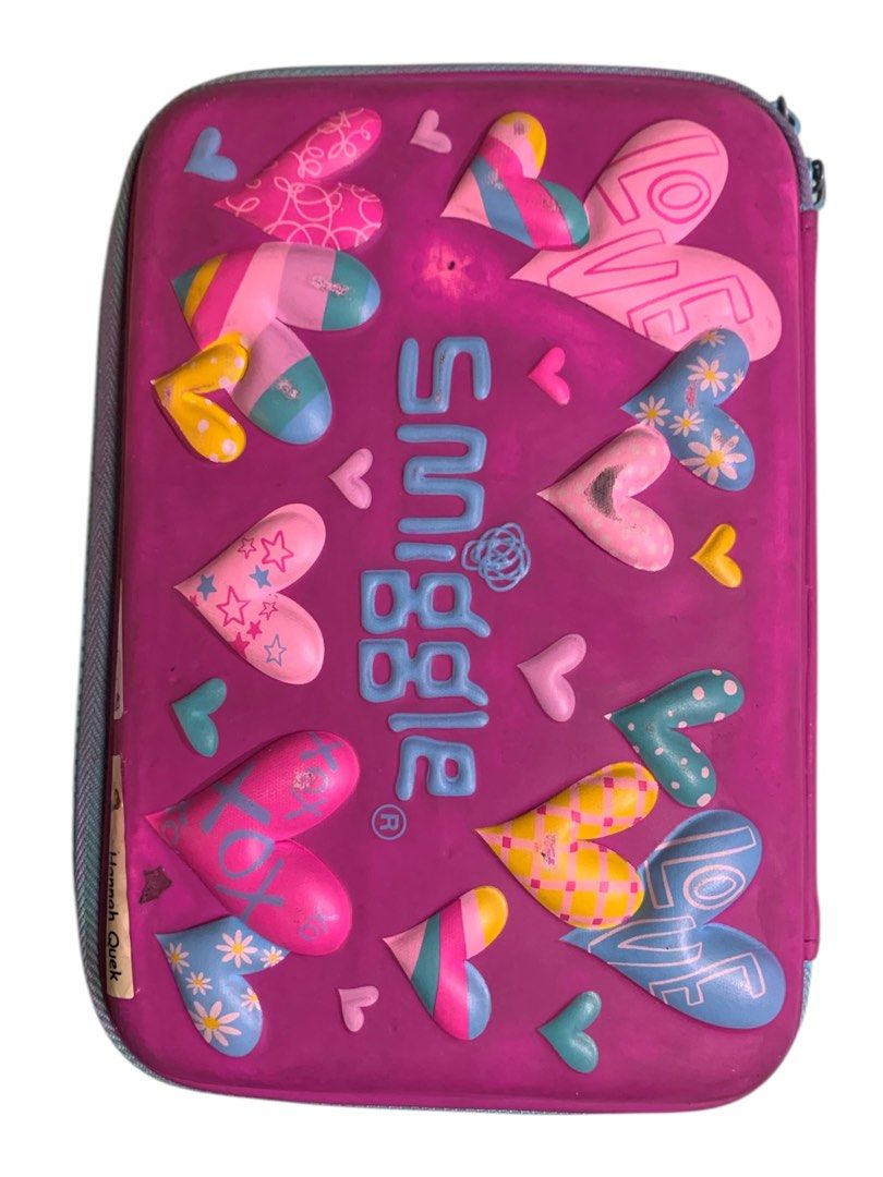 SMIGGLE PENCIL CASE (Category: Stationery & School Supplies) located in Manila. Submitted by arkanghelm16985 (Listing ID 1380132952, Image 1). Description: BALIK BAYAN BOX FROM SINGAPORE.