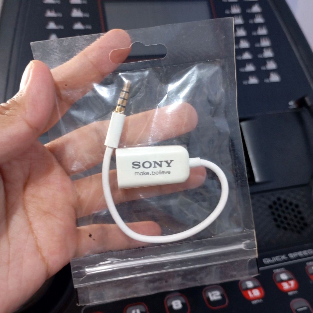 Sony Splitter Audio white (Category: Other Audio Equipment) located in Quezon City. Submitted by ana-chan (Listing ID 1380247984, Image 1). Description: .